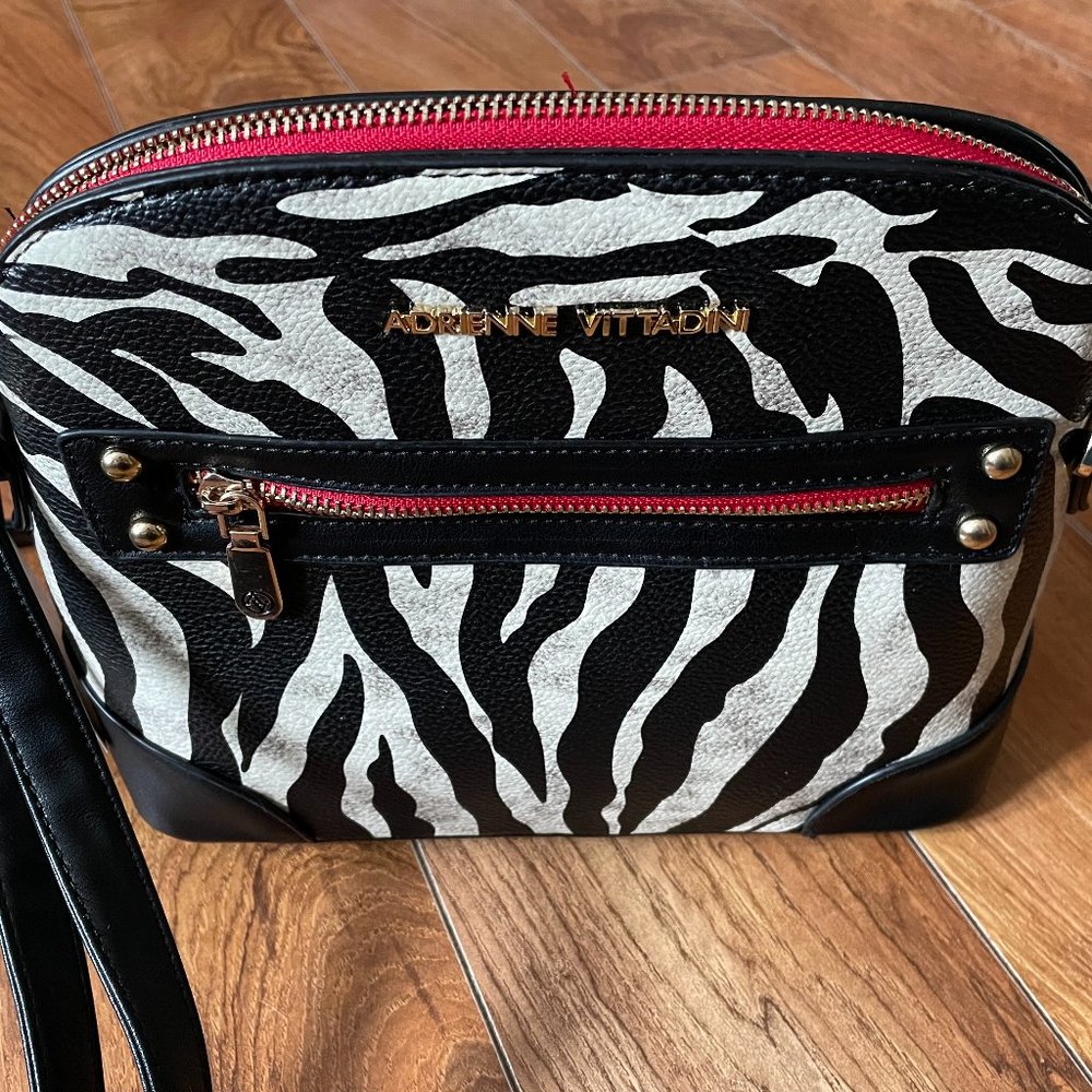 Adrienne Vittadini Donatella Collection Crossbody